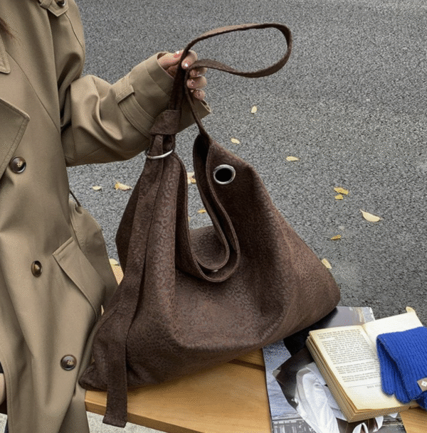 Style name: Shoulder bag