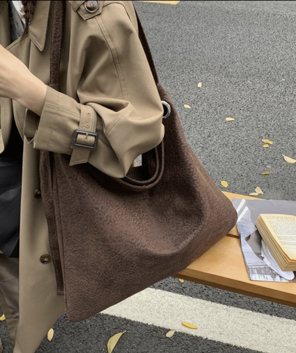 Style name: Shoulder bag