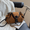 Style: One-shoulder crossbody handbag
