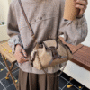 Style: One-shoulder crossbody handbag