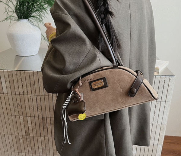Style name: Shoulder bag