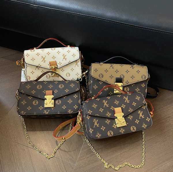 Style name: crossbody bag