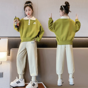 Screenshot 2025-10-24 at 12.46.26 Knitted collar polo suit - top 32, pants 28
