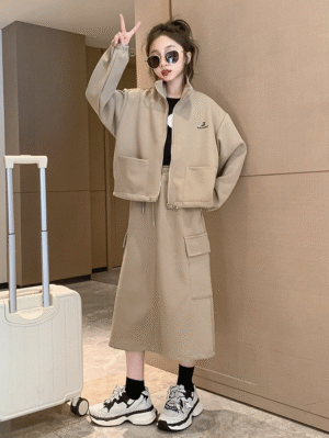 Double pocket lettering skirt two-piece suit