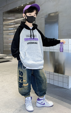 Screenshot 2025-10-26 at 10.37.06 Three-row letter print hooded sweatshirt with gray sleeves and black sleeves