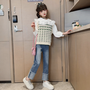 Screenshot 2025-10-26 at 11.08.54 Flower knitted vest three-piece set