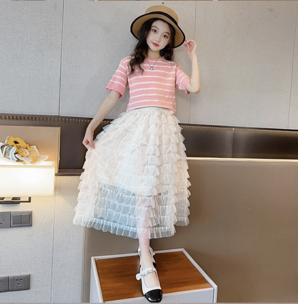 Striped knitted short-sleeved skirt suit