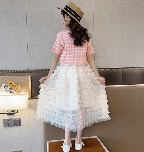 Striped knitted short-sleeved skirt suit